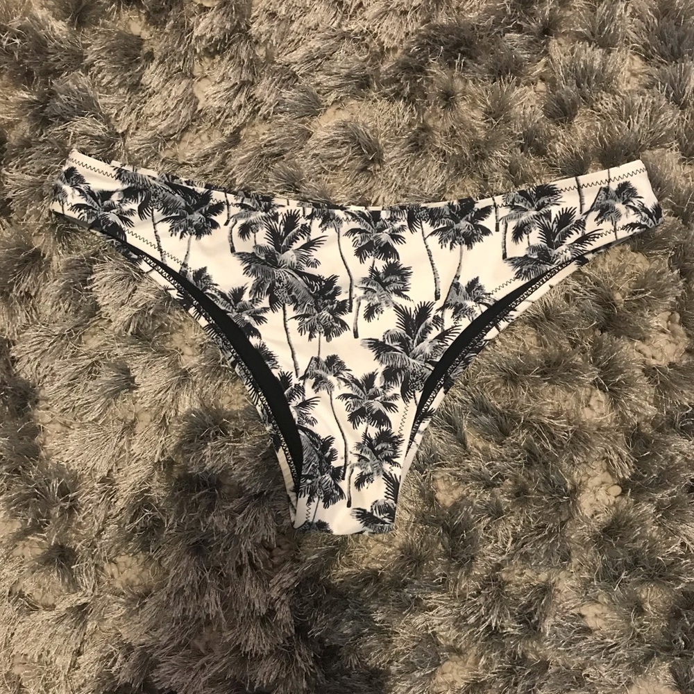 Black/White Palm Tree Bikini bottoms!